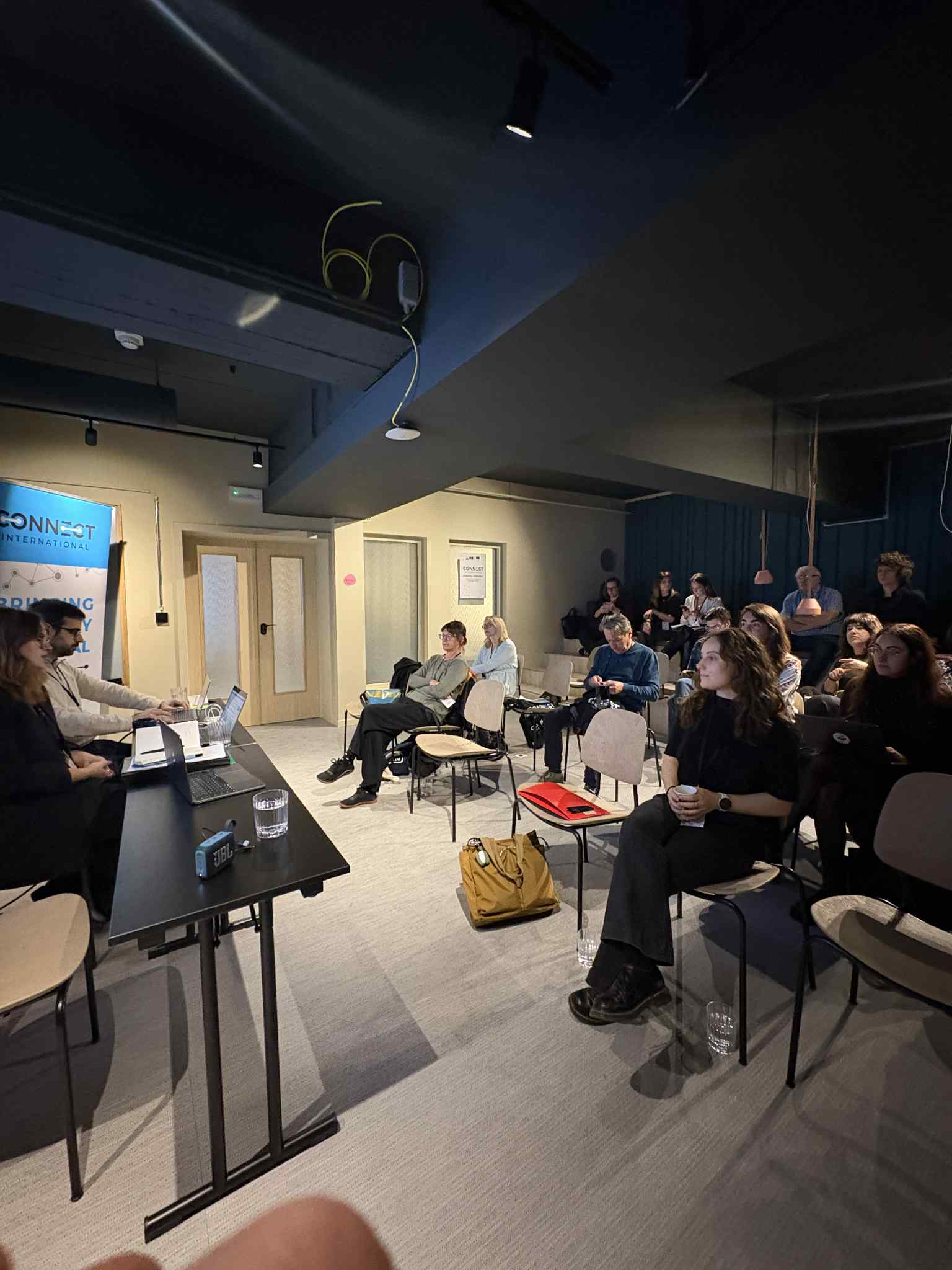 262b95f4-85f7-4972-84b1-710ba60115a1